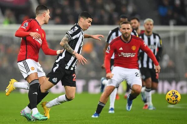 Newcastle supera al Manchester United y sigue escalando en la Premier League - Fútbol Internacional - ABC Color