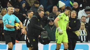 Nick Pope estará cuatro meses de baja