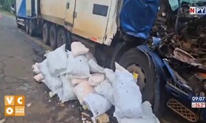 Violento choque entre camión y un colectivo a causa del pésimo estado de la ruta PY01 – Prensa 5