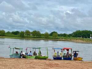 Concepción: “Río Mágico” invita a surcar el Paraguay en coloridos botes - Viajes - ABC Color