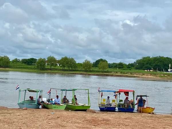 Concepción: “Río Mágico” invita a surcar el Paraguay en coloridos botes - Viajes - ABC Color