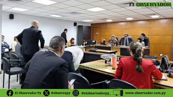Testigos niegan pago de honorarios a esposa de Diaz Verón