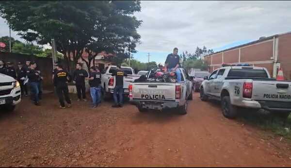 Allanan varias viviendas en prosecución a asalto de funcionarios de distribuidora - Oasis FM 94.3