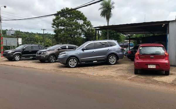 Atacan a tiros playa de autos del concejal de Presidente Franco - Policiales - ABC Color