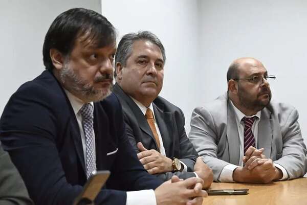 Tapabocas de oro de la Dinac: Melgarejo y otros acusados irán a juicio oral - Policiales - ABC Color