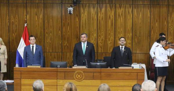 La Nación / Con minuto de silencio y homenajes recordaron a Walter Harms en Diputados