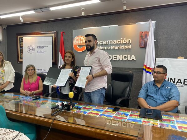 La Municipalidad de Encarnación firma convenio para mejorar la seguridad en las escuelas