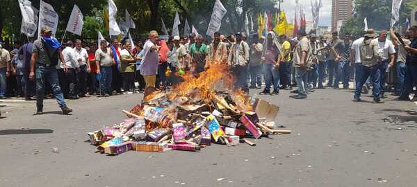 Jubilados logran postergar tratamiento de Superintendencia de Jubilaciones - Megacadena - Diario Digital
