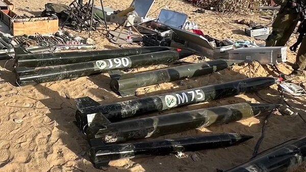 Encuentran un enorme alijo de armas de Hamas cerca de una clínica y una escuela