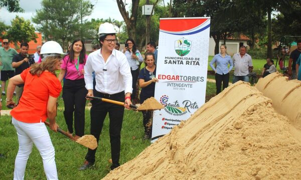 Realizan palada inicial para obras en plaza de Santa Rita
