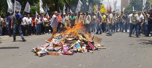 Jubilados logran postergar tratamiento de Superintendencia de Jubilaciones