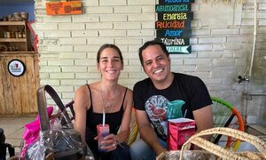 La conductora Juana Viale visitó el Mercado 4