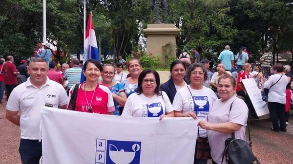 Salud: asociación de enfermería denuncia falta de pago que afecta a unos 11 mil profesionales - Nacionales - ABC Color