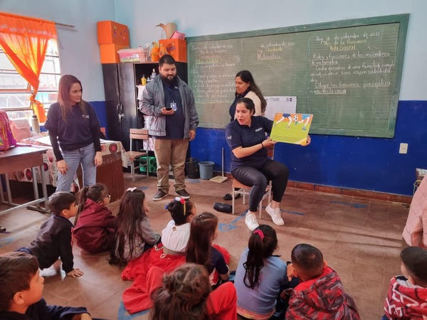 Tigo celebra el D铆a Internacional del Voluntariado compartiendo los logros de Conectate Seguro - Revista PLUS