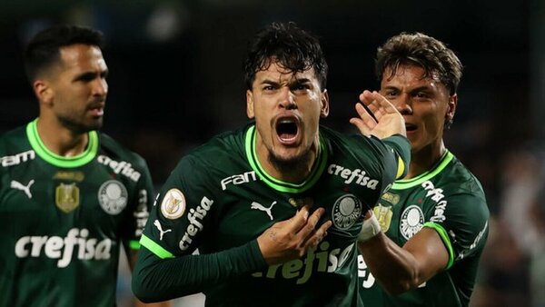 Gustavo Gómez, el jugador con más partidos y minutos en el mundo