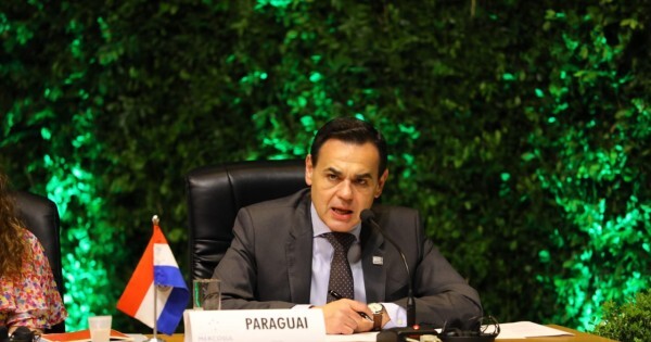 Paraguay se despide de Alberto y advierte a Milei con un dardo por las trabas al comercio