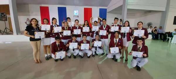 Estudiantes de colegio de Ñemby se destacan en olimpiada tecnológica - Nacionales - ABC Color