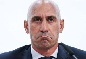 "Agresivo", dice presidente del fútbol inglés sobre Rubiales en un informe de la FIFA