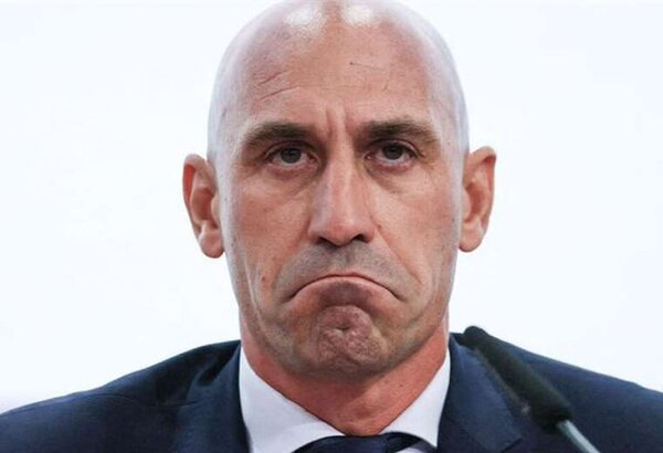 "Agresivo", dice presidente del fútbol inglés sobre Rubiales en un informe de la FIFA