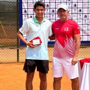 Masivo avance de tenistas juniors en torneo internacional en Rakiura - La Tribuna