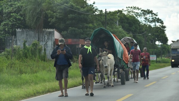 Baja peregrinación en primeras horas de la víspera de Caacupé