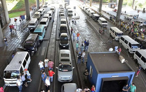 Transportistas enfrentan controles abusivos en zona primaria del Puente de la Amistad | DIARIO PRIMERA PLANA