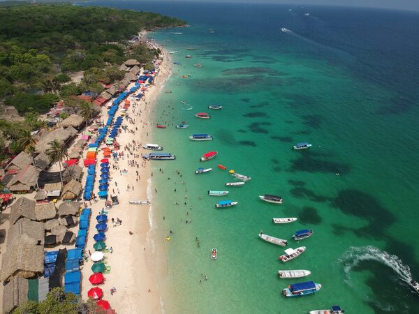 Éxodo de paraguayos: Brasil y el Caribe, los destinos preferidos - La Clave