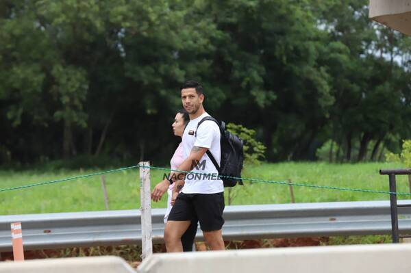 [GALERÍA] Arquero de Olimpia se fue a agradecer a la Virgencita
