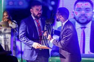 El periodista Mike Silvero recibió el premio Peter Benenson