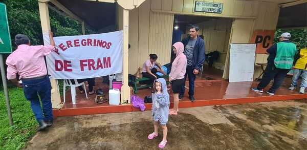 Familia frameña desafíó el temporal y peregrinó al Santuario de Itacuá