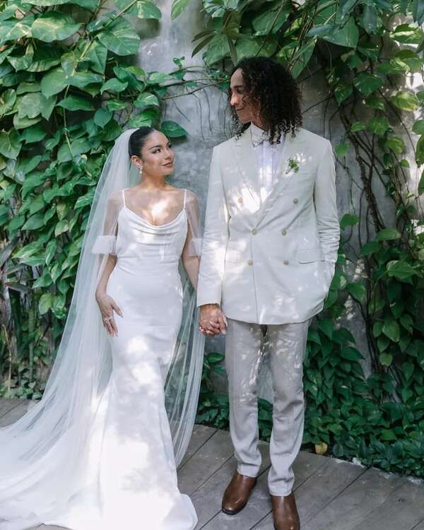 Vanessa Hudgens se casó con Cole Tucker en Tulum - Gente - ABC Color