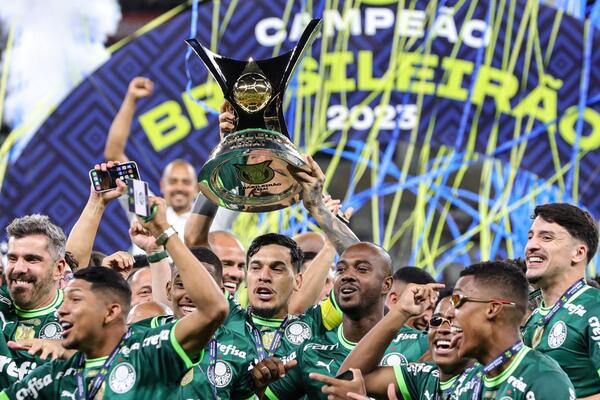 ¡Coleccionista de trofeos! Gustavo Gómez obtuvo su título número 11 con el Palmeiras