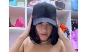 (VIDEO)Laurys Diva mostró cómo hace para que no la reconozcan por la calle