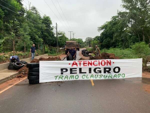 Clausuran calle de Villa Elisa por desmoronamiento - Nacionales - ABC Color