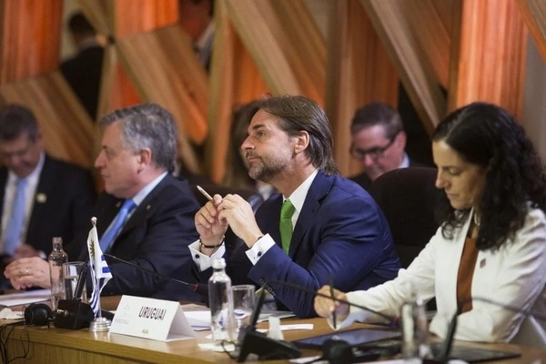 Lacalle dice que en Mercosur "no hay voluntad" de avanzar en libre comercio con China - .::Agencia IP::.