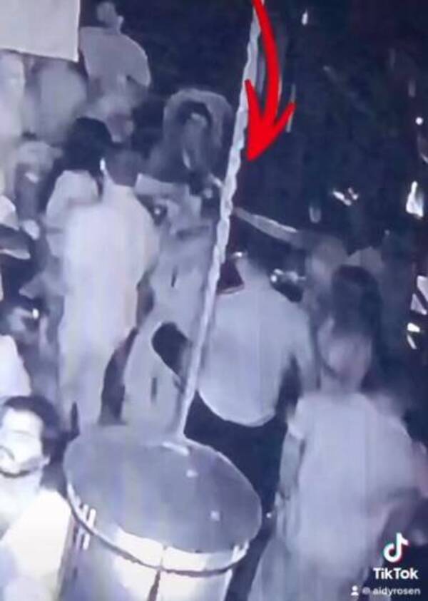 [VIDEO] Busca a quienes le robaron su celu en una discoteca