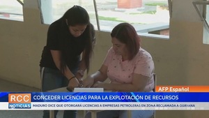 Maduro dice que otorgará licencias a empresas petroleras en zona reclamada a Guyana | AFP