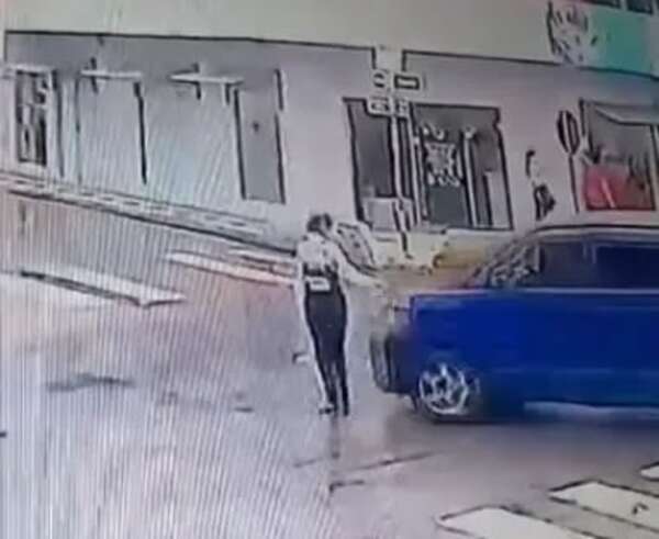 Video: así se le chocó a una agente de la PMT en San Lorenzo - Policiales - ABC Color
