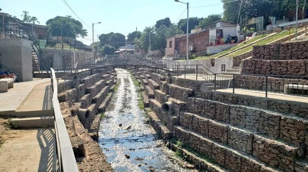Finalizan muros de contención en arroyos asuncenos tras retraso de un año