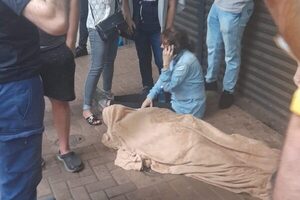 Extranjero muere en pleno microcentro de CDE