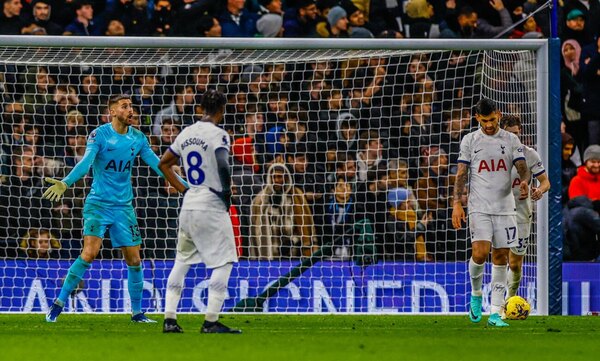 Versus / Tottenham en caída libre: Perdió ante West Ham y no gana hace cinco partidos