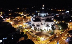 Promeseros “invaden” de fe la Villa Serrana •