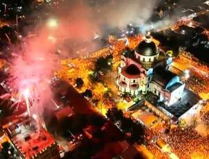 Con fuegos artificiales y mucha fe, todo un pueblo celebra el Día de la Virgen de Caacupé - Nacionales - ABC Color