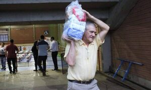 Cano debe 4 meses de salarios a funcionarios, y les da vales para el “súper” de su ex esposa – Diario TNPRESS