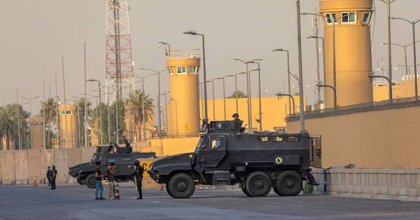 La Nación / Disparan al menos tres cohetes hacia embajada de EE. UU. en Irak