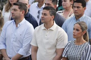 Presidente Santiago Peña y ministros participan de misa central en Caacupé - .::Agencia IP::.