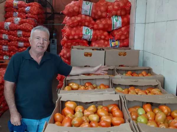 Nueva escasez de tomate eleva precio a G. 260.000 por caja y G. 18.000 por kilogramo - Nacionales - ABC Color