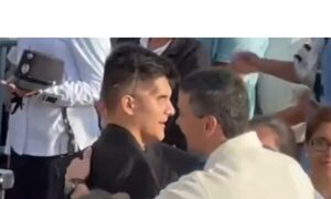 Santiago Peña saludó a José Zaván en el novenario a la Virgen de Caacupé