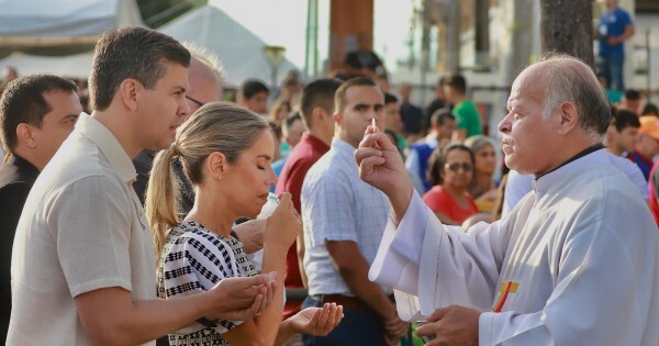 Increpan a Peña en Caacupé por la reforma previsional: "Es fácil venir acá y el miércoles negociar todo bajo la mesa"