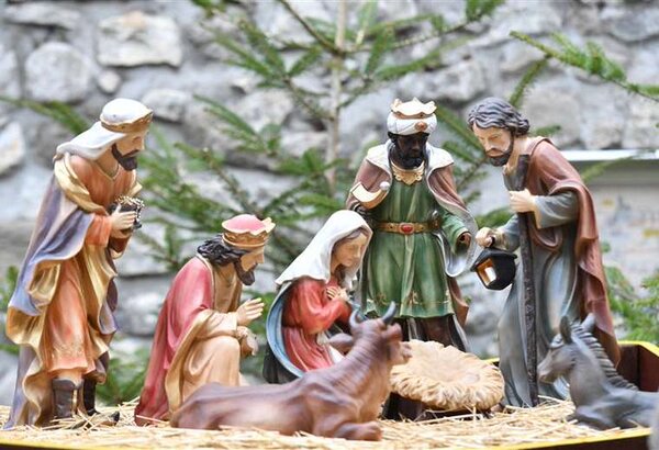 Entre tradición católica y folclore de Navidad, el pesebre cumple 800 años